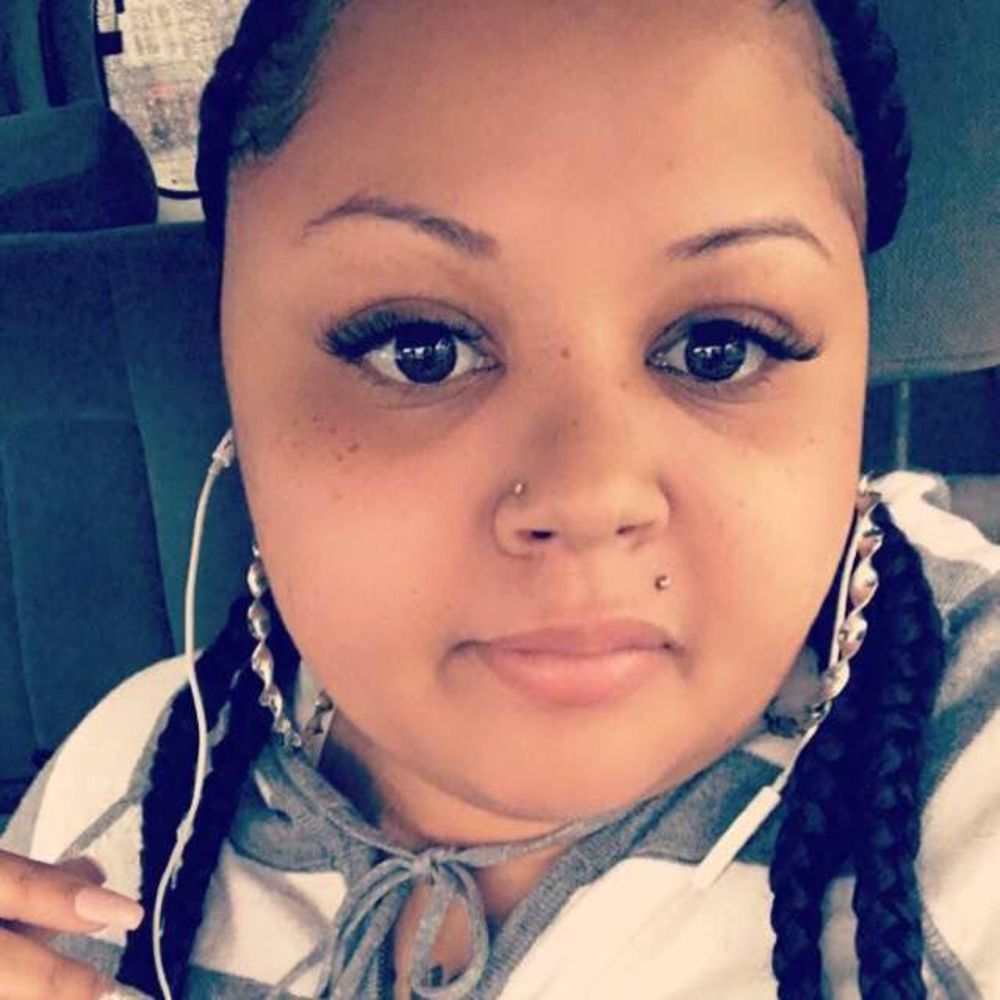 Meet your Posher, Cynthia